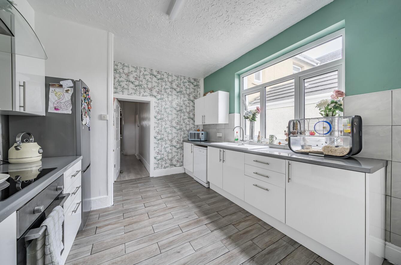 Llandafen Road, Llanelli, SA14 9BD